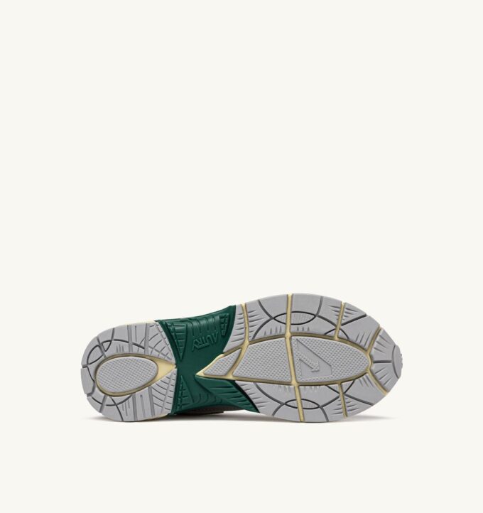 HYPERWAY SNEAKERS IN MARSHMALLOW UND SILBERFARBENEM LAMINIERTEM LEDER UND MESH HYPERWAY SNEAKERS IN MARSHMALLOW UND SILBERFARBENEM LAMINIERTEM LEDER UND MESH