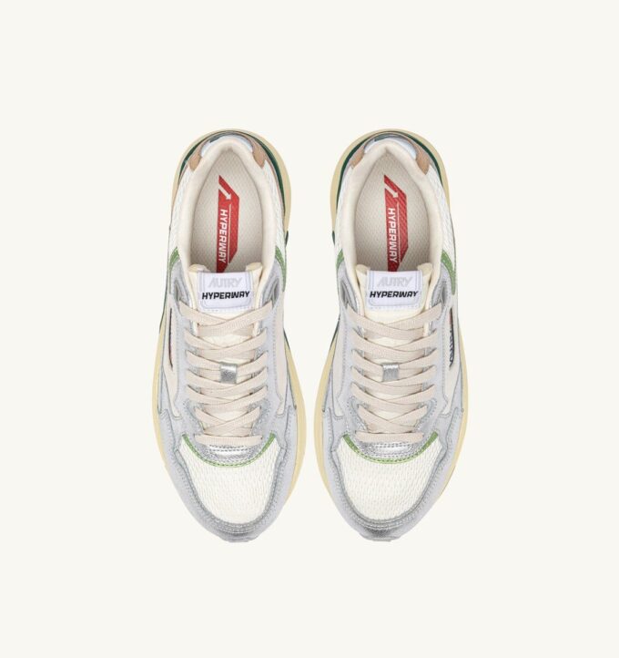 HYPERWAY SNEAKERS IN MARSHMALLOW UND SILBERFARBENEM LAMINIERTEM LEDER UND MESH HYPERWAY SNEAKERS IN MARSHMALLOW UND SILBERFARBENEM LAMINIERTEM LEDER UND MESH