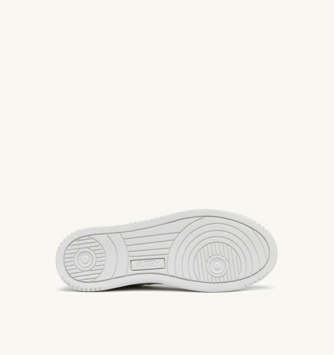 KORBMEDAILLENGEWINNER LOW EN CUIR DE CHEVRE BLANC STONE WASHED KORBMEDAILLENGEWINNER LOW EN CUIR DE CHEVRE BLANC STONE WASHED