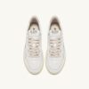 KÖRBE-MEDAILLENGEWINNER LOW EN CUIR BLANC ET ROSE KÖRBE-MEDAILLENGEWINNER LOW EN CUIR BLANC ET ROSE