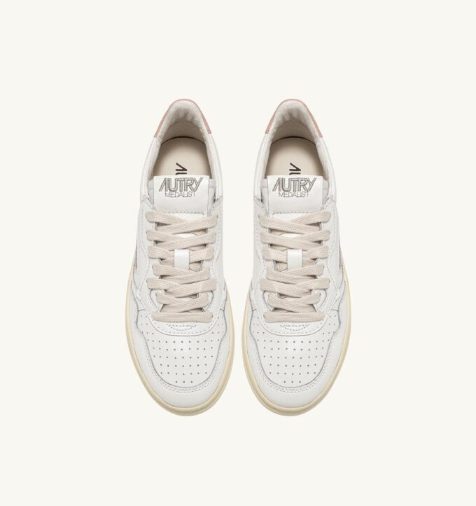 KÖRBE-MEDAILLENGEWINNER LOW EN CUIR BLANC ET ROSE KÖRBE-MEDAILLENGEWINNER LOW EN CUIR BLANC ET ROSE