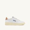 KÖRBE-MEDAILLENGEWINNER LOW EN CUIR BLANC ET SANDSTORM KÖRBE-MEDAILLENGEWINNER LOW EN CUIR BLANC ET SANDSTORM