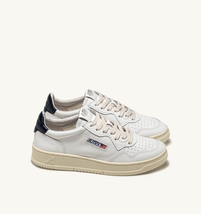 KÖRBE-MEDAILLENGEWINNER LOW EN CUIR BLANC ET SPACE KÖRBE-MEDAILLENGEWINNER LOW EN CUIR BLANC ET SPACE