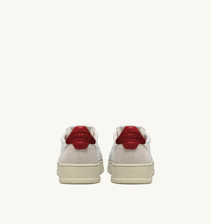 KÖRBE MEDAILLENGEWINNER LOW EN CUIR BLANCET ROUGE ET DAIM BEIGE