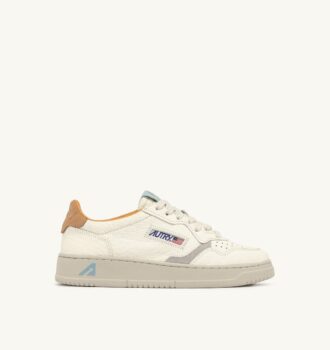 KÖRBE MEDAILLENGEWINNER LOW EN CUIR NUG ET LOFT