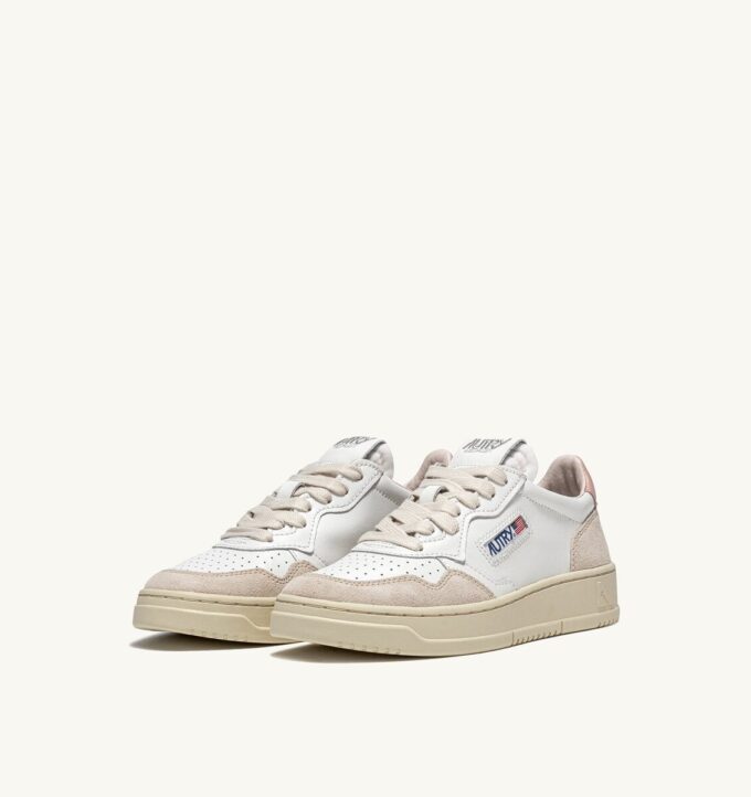 KÖRBE MEDALIST LOW EN CUIR BLANC UND PULVER UND DAIM BEIGE KÖRBE MEDALIST LOW EN CUIR BLANC UND PULVER UND DAIM BEIGE