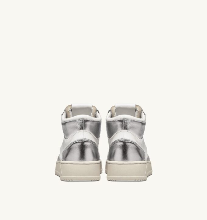 KÖRBE MEDALIST MID BICOLOR IN CUIR BLANC UND ARGENT METALLISE‘ KÖRBE MEDALIST MID BICOLOR IN CUIR BLANC UND ARGENT METALLISE‘