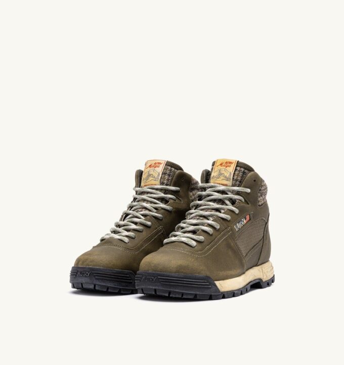 MALGA-STIEFEL AUS NUBUKLEDER UND MESH IN DEN FARBEN HERB UND MOSSTONE