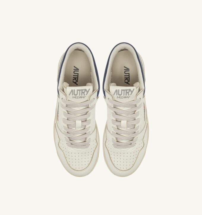 MED-WAY SNEAKER AUS LEDER IN DEN FARBEN MARSHMALLOW UND ENSIGN BLUE MED-WAY SNEAKER AUS LEDER IN DEN FARBEN MARSHMALLOW UND ENSIGN BLUE
