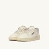 MED-WAY SNEAKER AUS LEDER IN DEN FARBEN MARSHMALLOW UND SILBER