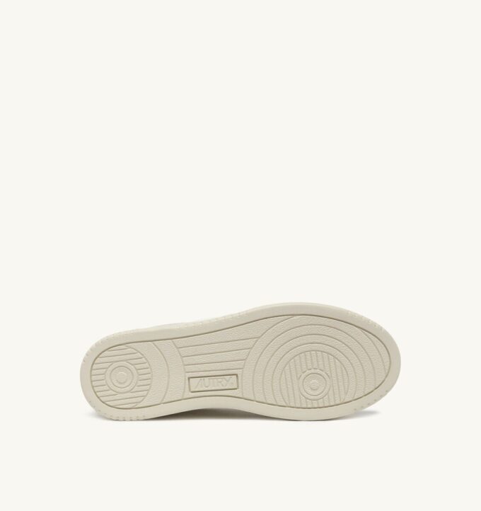 MED-WAY SNEAKER AUS LEDER IN DER FARBE MARSHMALLOW UND WEISS MED-WAY SNEAKER AUS LEDER IN DER FARBE MARSHMALLOW UND WEISS
