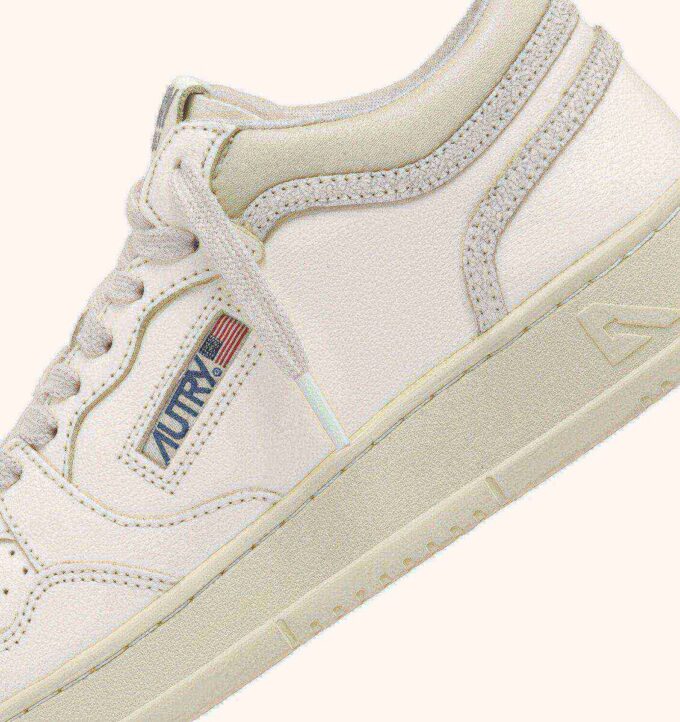 MED-WAY SNEAKER AUS LEDER IN DER FARBE MARSHMALLOW UND WEISS MED-WAY SNEAKER AUS LEDER IN DER FARBE MARSHMALLOW UND WEISS