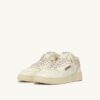 MED-WAY SNEAKER AUS LEDER UND LAMMFELL IN DEN FARBEN WEISS UND MARSHMALLOW