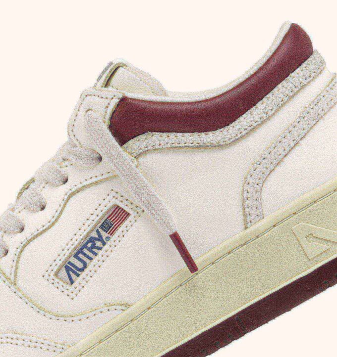 MED-WAY SNEAKER IN LEDER, FARBE MARSHMALLOW UND SYRAH