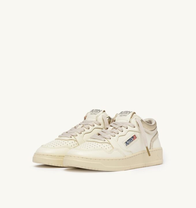 MED-WAY SNEAKER IN LEDERFARBE MARSHMALLOW UND PLATIN MED-WAY SNEAKER IN LEDERFARBE MARSHMALLOW UND PLATIN