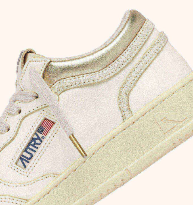 MED-WAY SNEAKER IN LEDERFARBE MARSHMALLOW UND PLATIN MED-WAY SNEAKER IN LEDERFARBE MARSHMALLOW UND PLATIN