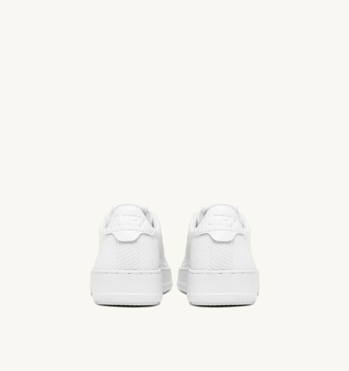 MEDALIST EASEKNIT LOW SNEAKERS IN WEISSEM STRICK