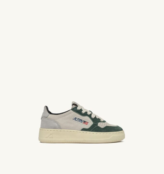 MEDALIST KIDS LOW SNEAKERS IN SUEDE COLOR LOFT WHITE AND GREEN MEDALIST KIDS LOW SNEAKERS IN SUEDE COLOR LOFT WHITE AND GREEN