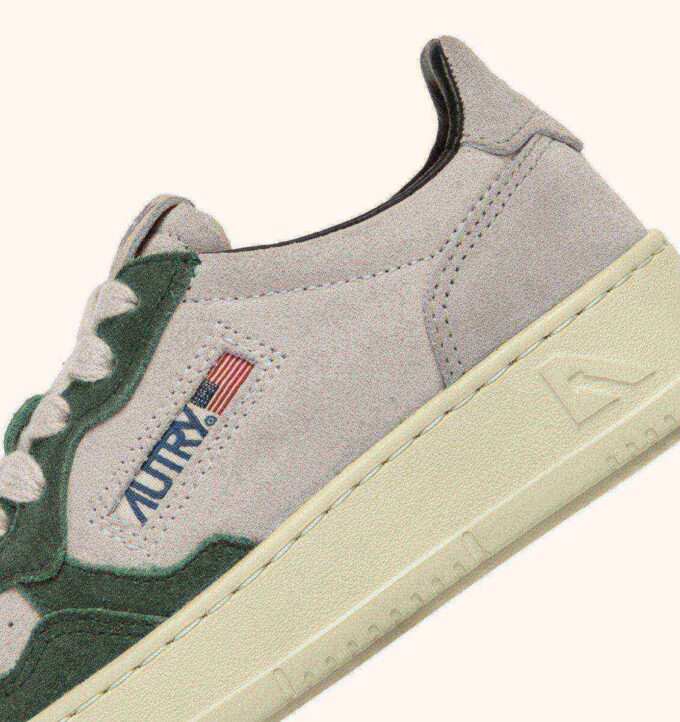 MEDALIST KIDS LOW SNEAKERS IN SUEDE COLOR LOFT WHITE AND GREEN MEDALIST KIDS LOW SNEAKERS IN SUEDE COLOR LOFT WHITE AND GREEN