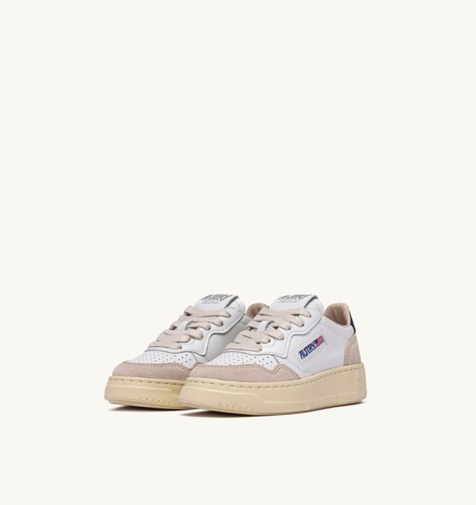MEDALIST KIDS LOW SNEAKERS IN WEISSEM UND SPACE BLUE WILDLEDER MEDALIST KIDS LOW SNEAKERS IN WEISSEM UND SPACE BLUE WILDLEDER