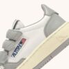 MEDALIST KIDSTRIPES LOW BICOLOR SNEAKERS IN WEISSEM UND HELLGRAUEM LEDER MEDALIST KIDSTRIPES LOW BICOLOR SNEAKERS IN WEISSEM UND HELLGRAUEM LEDER