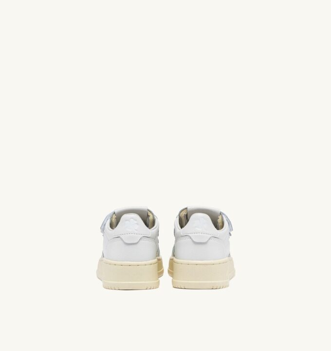 MEDALIST KIDSTRIPES LOW SNEAKERS AUS WEISSEM LEDER MEDALIST KIDSTRIPES LOW SNEAKERS AUS WEISSEM LEDER