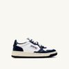 MEDALIST LOW BICOLOR SNEAKER AUS WEISSEM UND BLAUEM LEDER MEDALIST LOW BICOLOR SNEAKER AUS WEISSEM UND BLAUEM LEDER