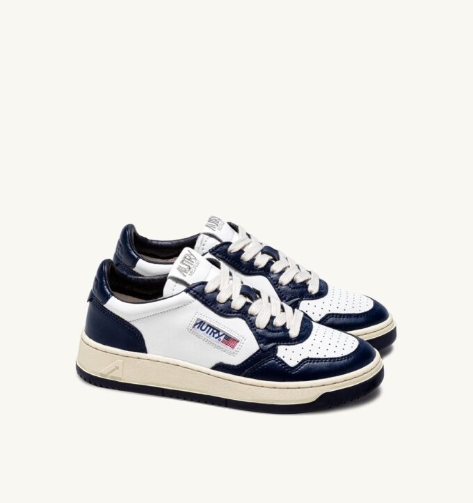 MEDALIST LOW BICOLOR SNEAKER AUS WEISSEM UND BLAUEM LEDER MEDALIST LOW BICOLOR SNEAKER AUS WEISSEM UND BLAUEM LEDER