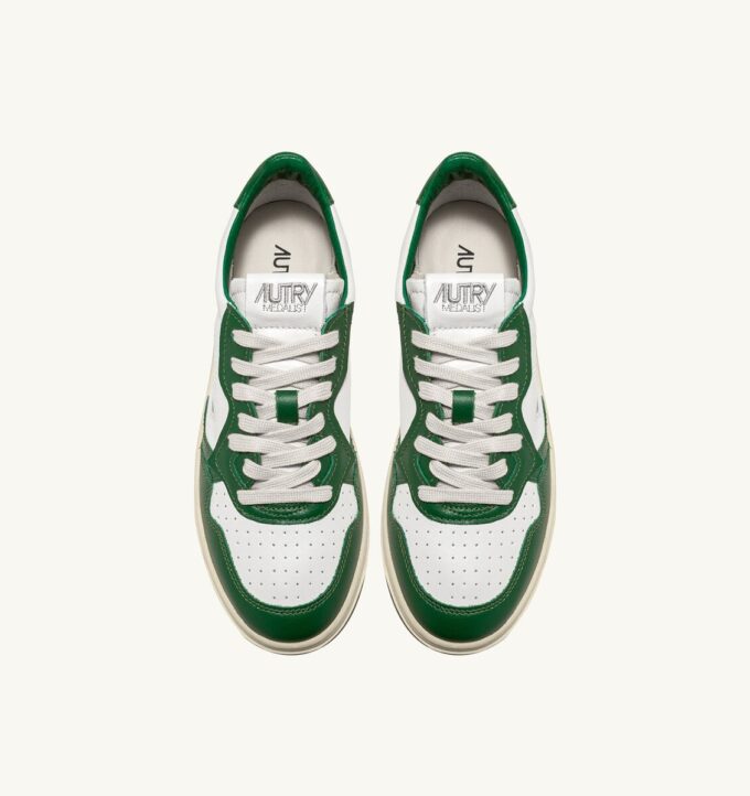 MEDALIST LOW BICOLOR SNEAKER AUS WEISSEM UND GRÜNEM LEDER