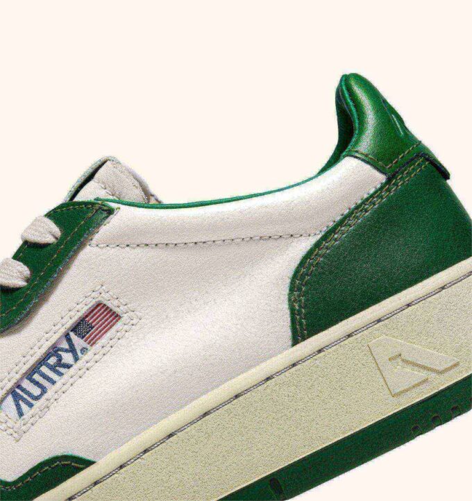 MEDALIST LOW BICOLOR SNEAKER AUS WEISSEM UND GRÜNEM LEDER