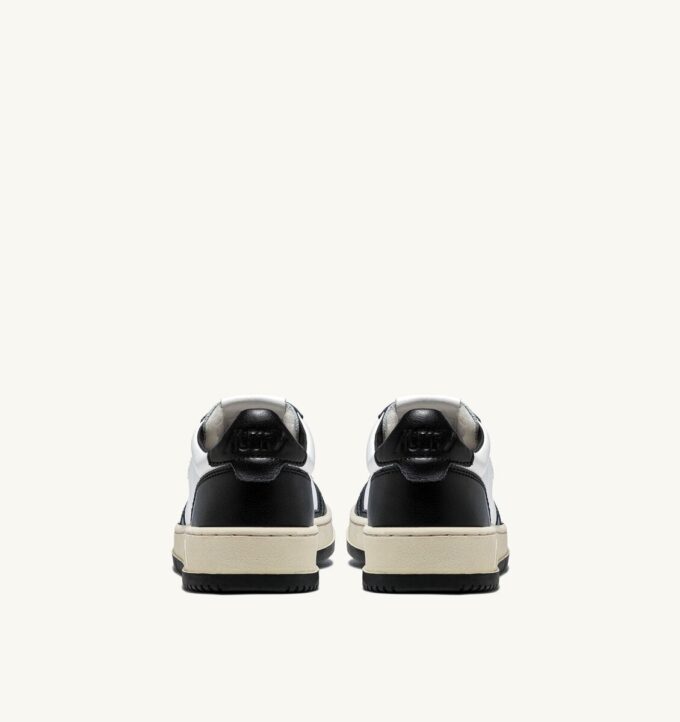 MEDALIST LOW BICOLOR SNEAKER AUS WEISSEM UND SCHWARZEM LEDER MEDALIST LOW BICOLOR SNEAKER AUS WEISSEM UND SCHWARZEM LEDER