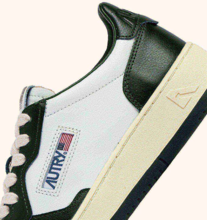 MEDALIST LOW BICOLOR SNEAKER IN WEISS UND MOUNTAIN LEDER MEDALIST LOW BICOLOR SNEAKER IN WEISS UND MOUNTAIN LEDER