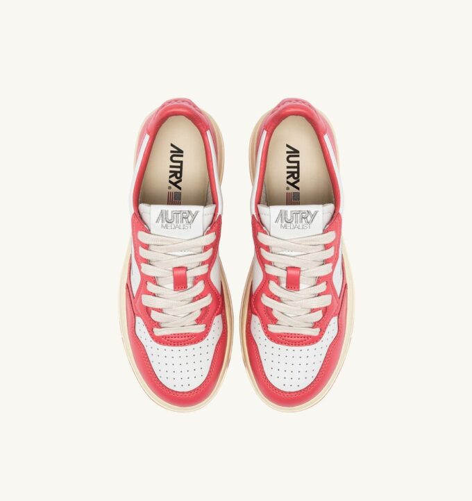 MEDALIST LOW BICOLOR SNEAKER IN WEISSEM UND TEAROSE LEDER MEDALIST LOW BICOLOR SNEAKER IN WEISSEM UND TEAROSE LEDER