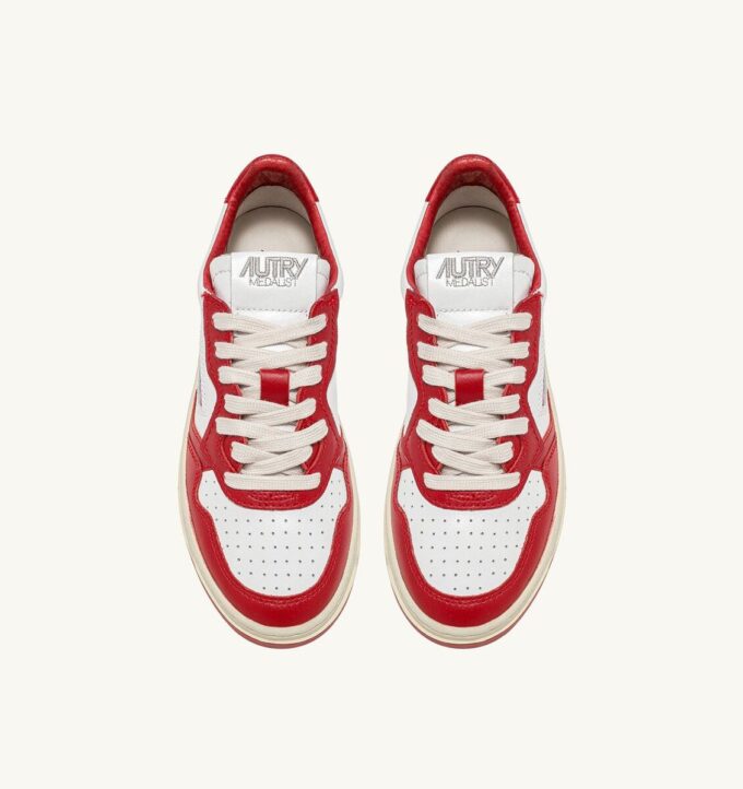 MEDALIST LOW BICOLOR SNEAKERS IN WEISSEM UND ROTEM LEDER MEDALIST LOW BICOLOR SNEAKERS IN WEISSEM UND ROTEM LEDER