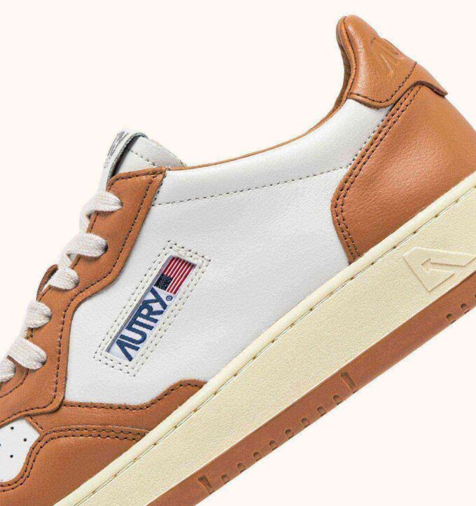 MEDALIST LOW BICOLOR SNEAKERS IN WEISSEM UND SAND STORM LEDER