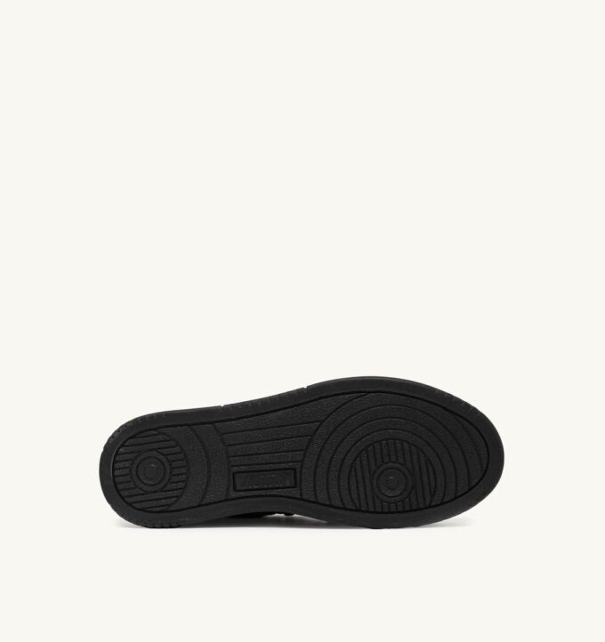 MEDALIST LOW ‚BLOOMING‘ SNEAKER AUS LACKLEDER, FARBE SCHWARZ
