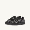 MEDALIST LOW ‚BLOOMING‘ SNEAKER AUS LACKLEDER, FARBE SCHWARZ