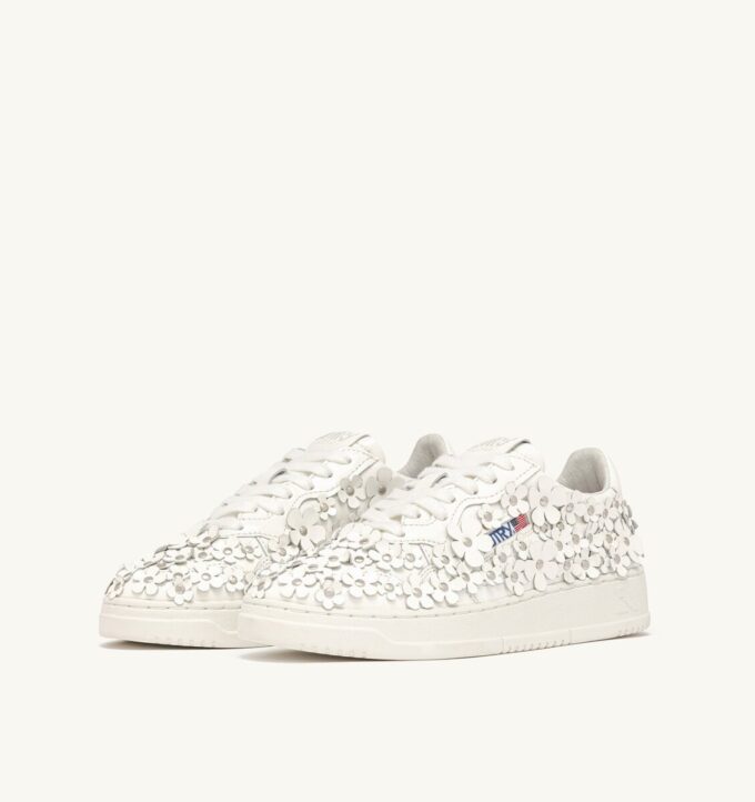 MEDALIST LOW ‚BLOOMING‘ SNEAKER AUS LACKLEDER, FARBE WEISS MEDALIST LOW ‚BLOOMING‘ SNEAKER AUS LACKLEDER, FARBE WEISS