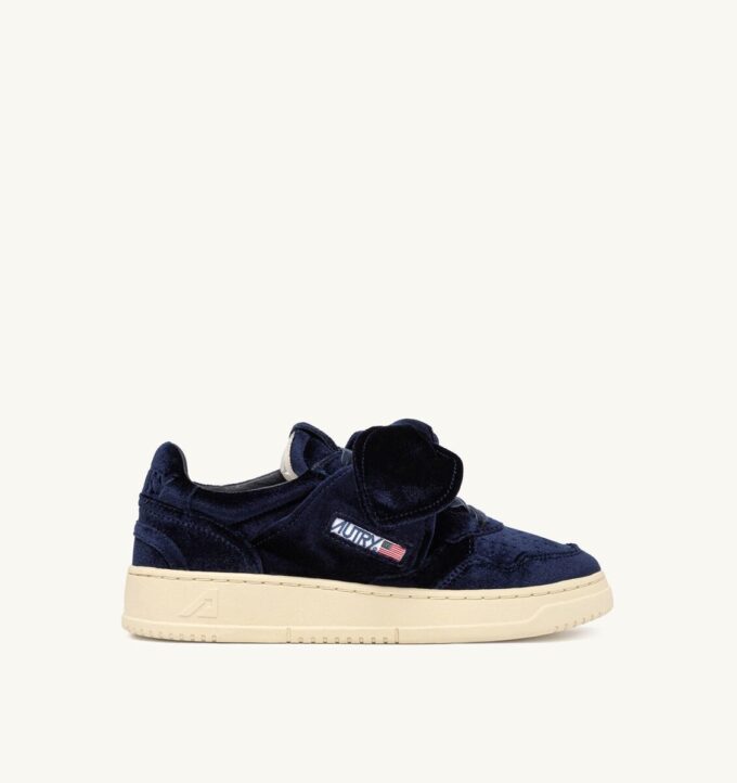 MEDALIST LOW BOW ‚VELVET‘ SNEAKERS COLOR BLUE MEDALIST LOW BOW ‚VELVET‘ SNEAKERS COLOR BLUE