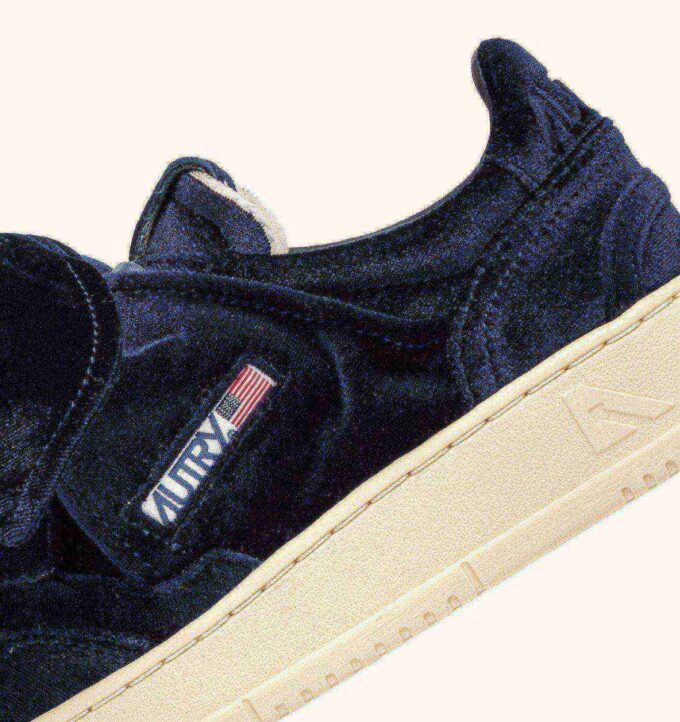 MEDALIST LOW BOW ‚VELVET‘ SNEAKERS COLOR BLUE MEDALIST LOW BOW ‚VELVET‘ SNEAKERS COLOR BLUE