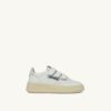 MEDALIST LOW KIDSTRIPES SNEAKER AUS LEDER, FARBE WEISS UND GLITZER MEDALIST LOW KIDSTRIPES SNEAKER AUS LEDER, FARBE WEISS UND GLITZER