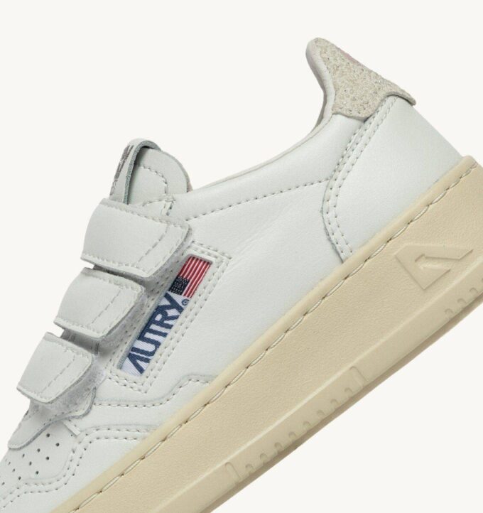 MEDALIST LOW KIDSTRIPES SNEAKER AUS LEDER, FARBE WEISS UND GLITZER MEDALIST LOW KIDSTRIPES SNEAKER AUS LEDER, FARBE WEISS UND GLITZER