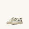 MEDALIST LOW KIDSTRIPES SNEAKER IN LEDERFARBE WHISPER WHITE IVORY WHITE AND BROWN SUGAR MEDALIST LOW KIDSTRIPES SNEAKER IN LEDERFARBE WHISPER WHITE IVORY WHITE AND BROWN SUGAR