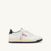 MEDALIST LOW ‚MAISON KITSUNÉ‘ SNEAKER AUS WEISSEM UND BLAUEM LEDER MEDALIST LOW ‚MAISON KITSUNÉ‘ SNEAKER AUS WEISSEM UND BLAUEM LEDER