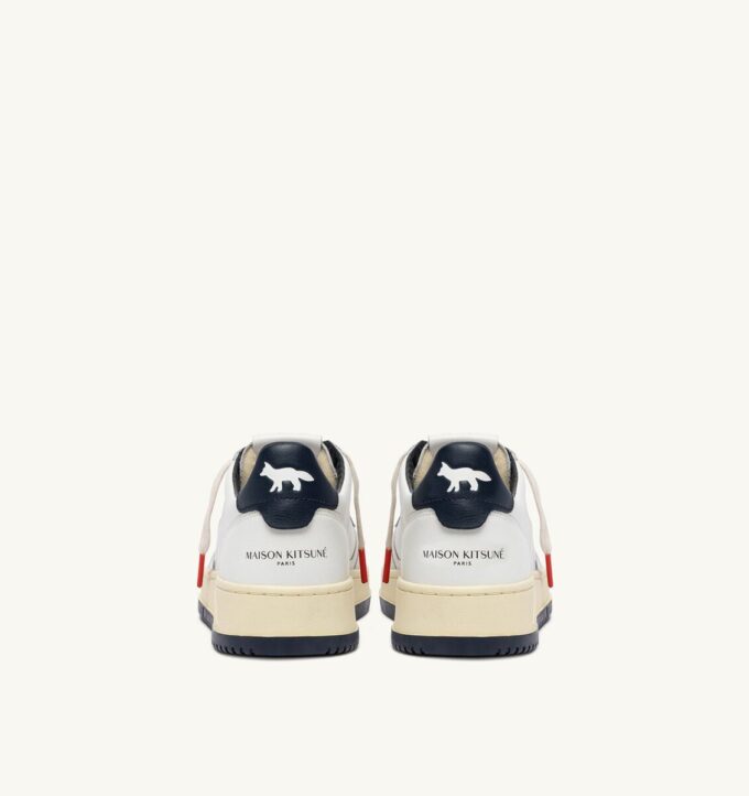 MEDALIST LOW ‚MAISON KITSUNÉ‘ SNEAKER AUS WEISSEM UND BLAUEM LEDER MEDALIST LOW ‚MAISON KITSUNÉ‘ SNEAKER AUS WEISSEM UND BLAUEM LEDER