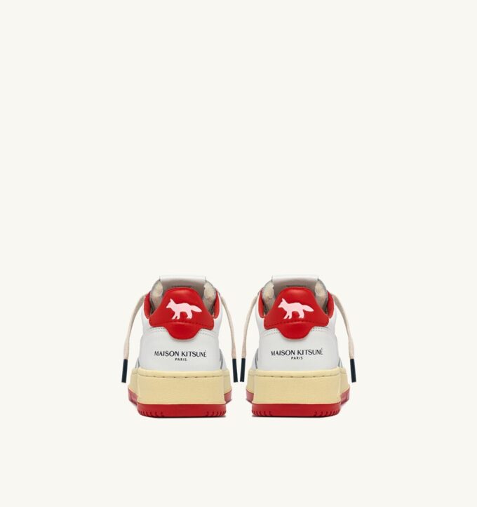 MEDALIST LOW ‚MAISON KITSUNÉ‘ SNEAKER AUS WEISSEM UND TONROTEM LEDER MEDALIST LOW ‚MAISON KITSUNÉ‘ SNEAKER AUS WEISSEM UND TONROTEM LEDER