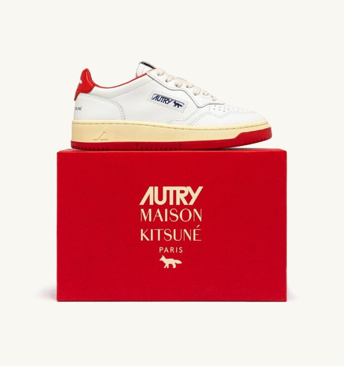 MEDALIST LOW ‚MAISON KITSUNÉ‘ SNEAKER AUS WEISSEM UND TONROTEM LEDER