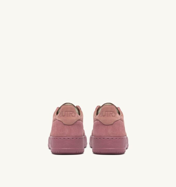 MEDALIST LOW SNEAKER AUS ASH ROSE NUBUKLEDER UND WILDLEDER MEDALIST LOW SNEAKER AUS ASH ROSE NUBUKLEDER UND WILDLEDER