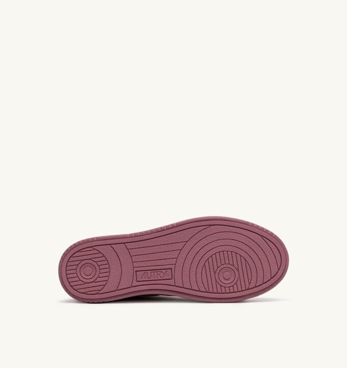 MEDALIST LOW SNEAKER AUS ASH ROSE NUBUKLEDER UND WILDLEDER MEDALIST LOW SNEAKER AUS ASH ROSE NUBUKLEDER UND WILDLEDER