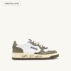 MEDALIST LOW SNEAKER AUS LEDER, FARBE WEISS UND COVERT GRÜN MIT SCHRIFTZUG MEDALIST LOW SNEAKER AUS LEDER, FARBE WEISS UND COVERT GRÜN MIT SCHRIFTZUG